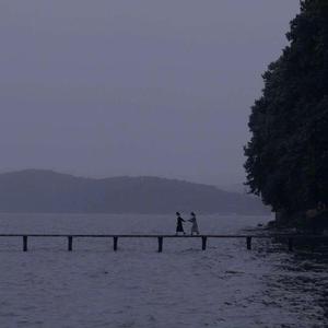 扒开腿挺进湿润的花茎
